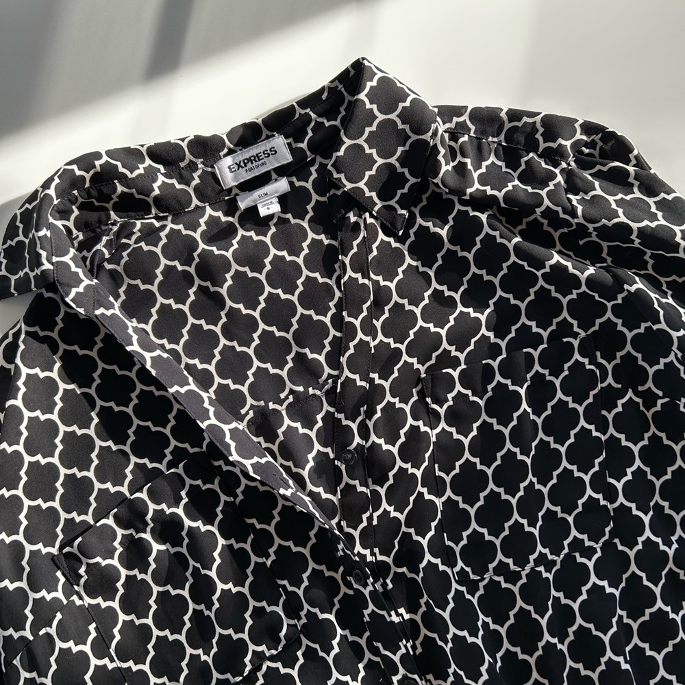 Express Portofino Black and White Geometric Button-Up Top